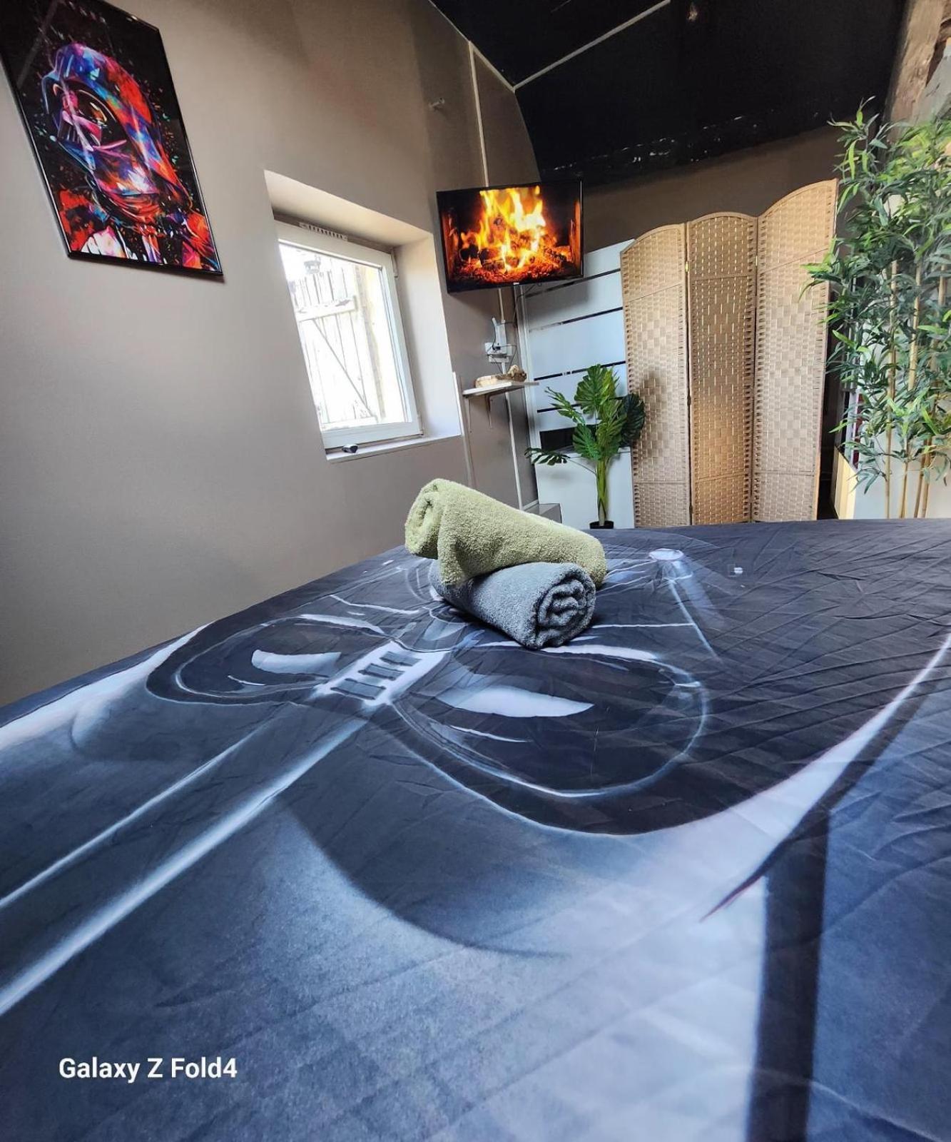 Starwars Sauna Jacuzzi Balneo A 10 Minutes De Disneyland * Conde-Sainte-Libiaire